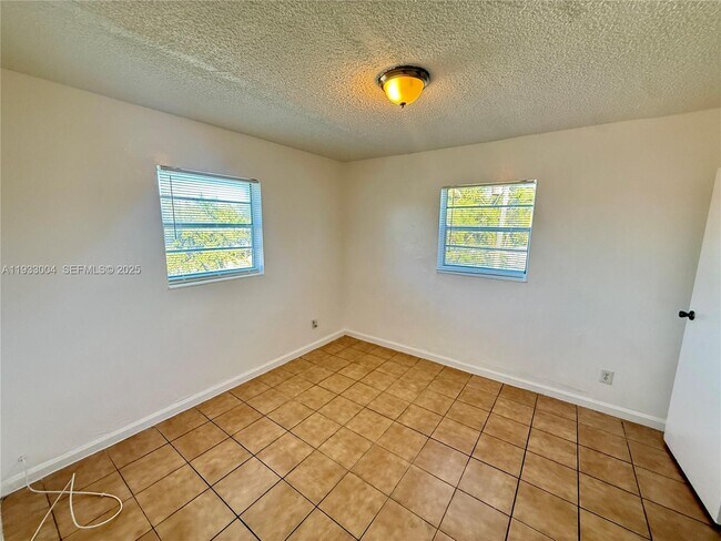 Building Photo - 8262 NE 1st Ave