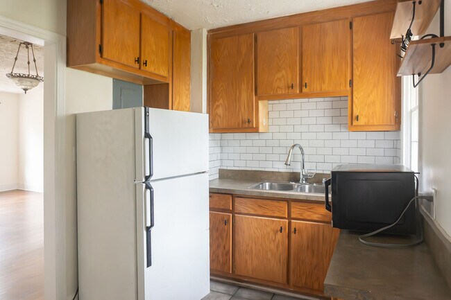 Building Photo - 1501-1503 S Gadsden St