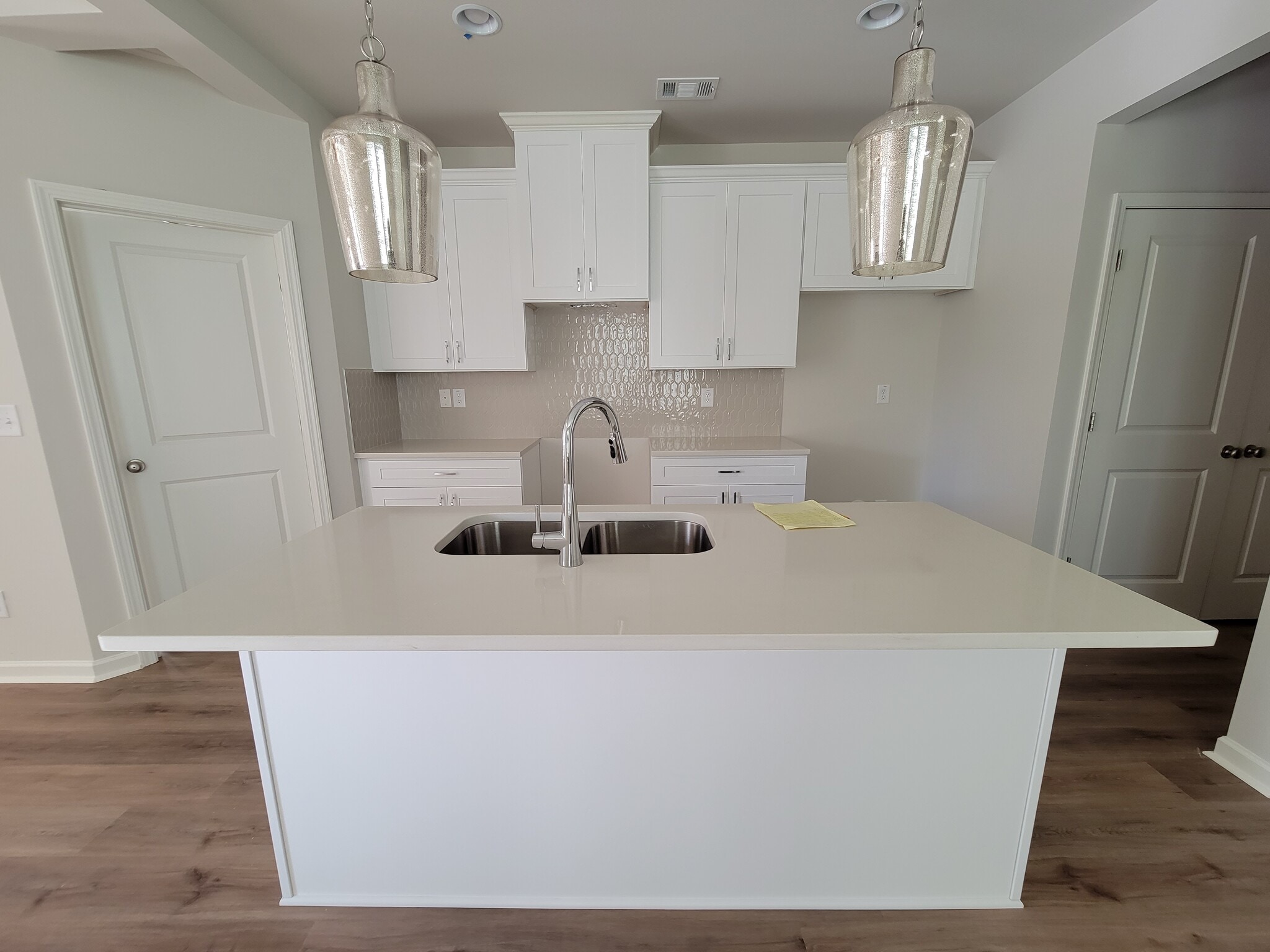 Beautiful kitchen with pendant lights - 2797 Aralynn Way