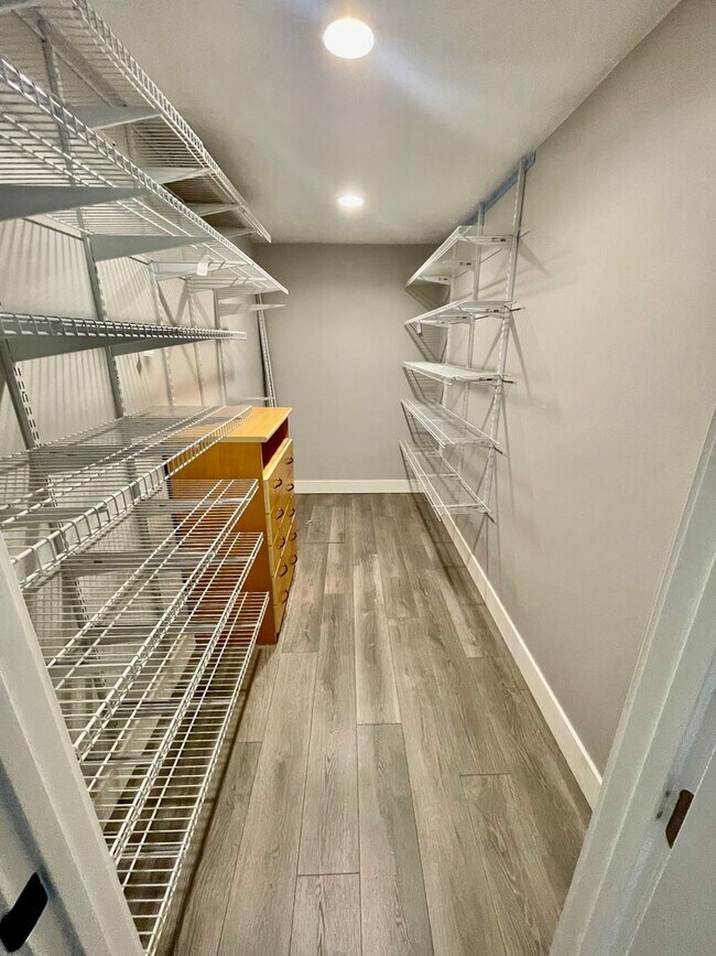 Building Photo - Beautifully Remodeled 3bd/2bath Hillsboro ...