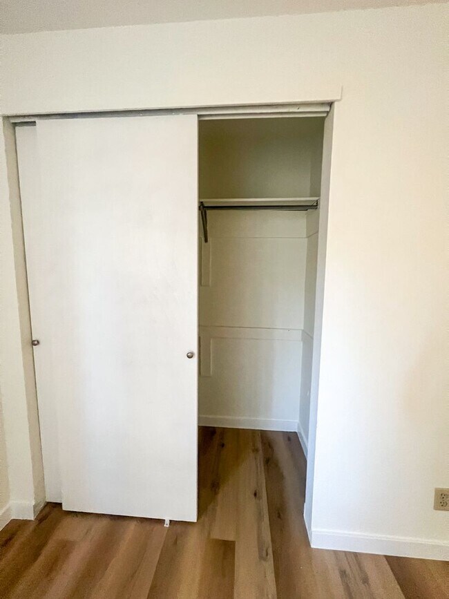 Building Photo - 143 S Zang Way