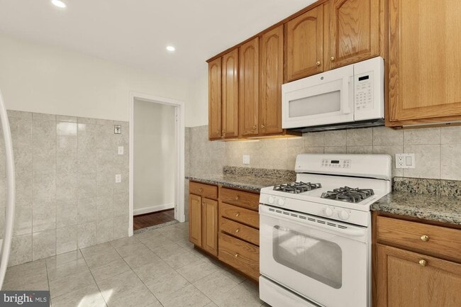 Building Photo - 2736 Stephenson Ln NW