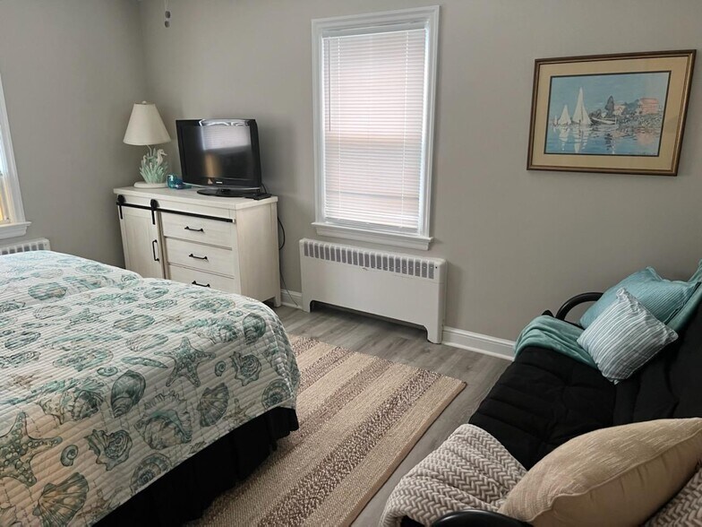 Bedroom 2 - 11 S Gladstone Ave