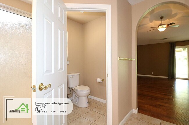 Building Photo - 5826 Beaumont Dr