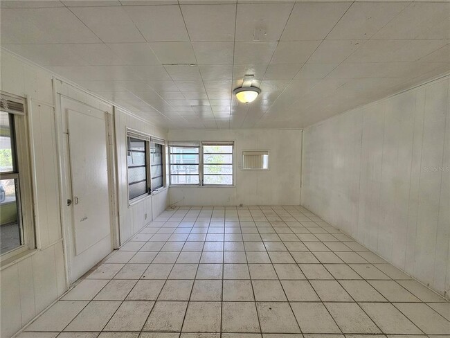 Building Photo - 5706 Dr M.L.K. Jr St N