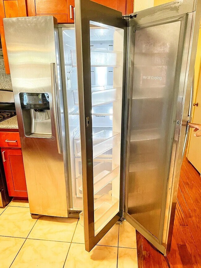 Building Photo - 664 Hamilton Ln