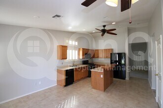 Building Photo - 30731 N Sunray Dr