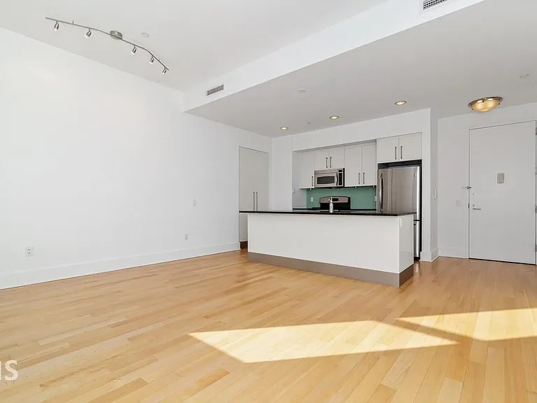 Building Photo - 4 Beacon Way