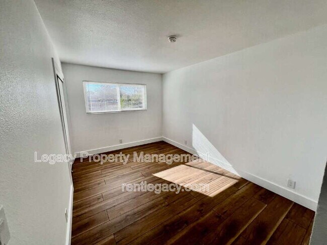 Building Photo - 2459 Gulf Dr