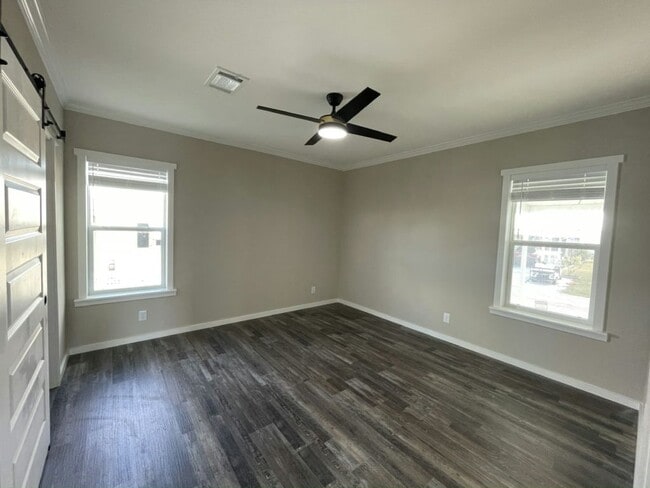 Building Photo - 52 Orange Blossom St