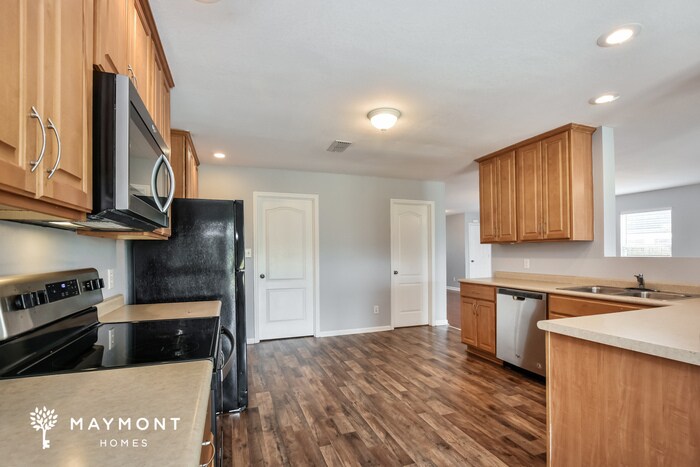 Building Photo - 3083 Avalon Lake Dr SW