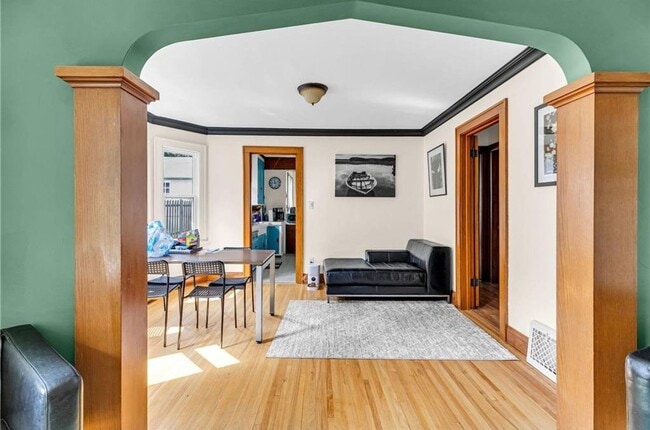 Building Photo - Awesome 2 BR/1 BA Single-Family Home in Ro...