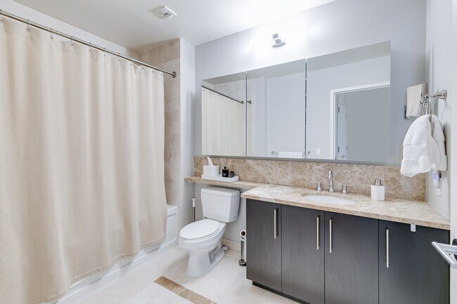 Building Photo - 1425 Locust St