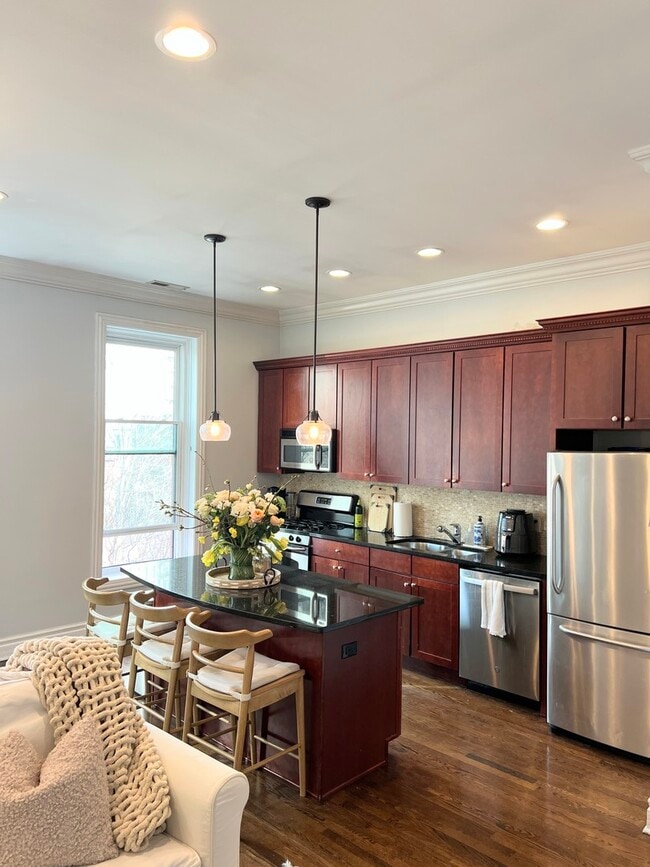 Building Photo - 1704 N Wells St