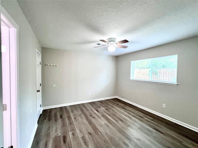 Building Photo - 515 Bellmar Ln