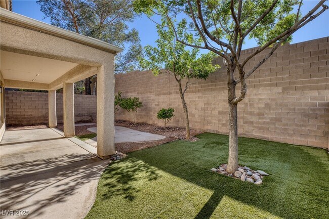 Building Photo - 1077 Lemongrass Ct