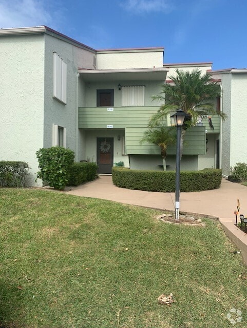 Building Photo - MIles Grant Condo 2/2 2nd floor 55+ commun...