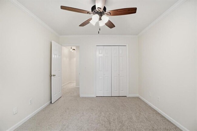 Building Photo - 2600 Holcomb Springs Dr