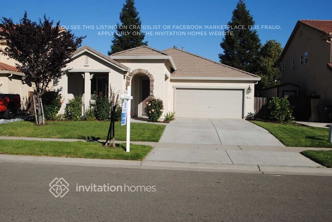 Building Photo - 1755 Waterfall Dr