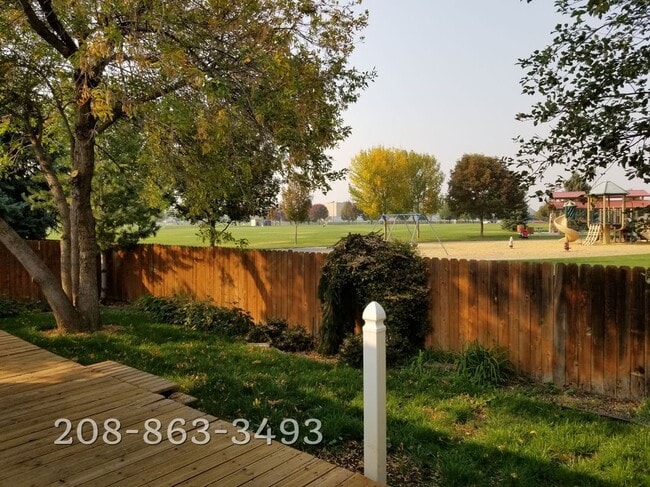 Building Photo - 2386 E Three Bars Dr