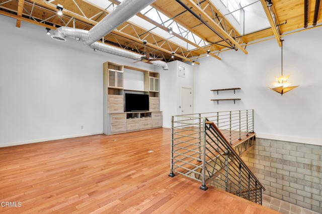 Building Photo - 68 E Montecito Ave