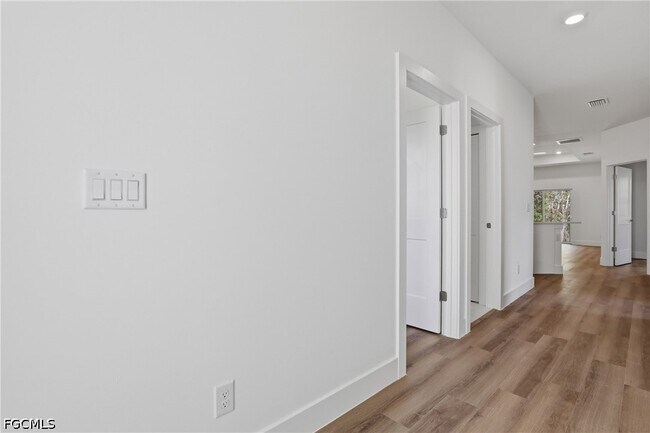 Building Photo - 4708 27th St SW