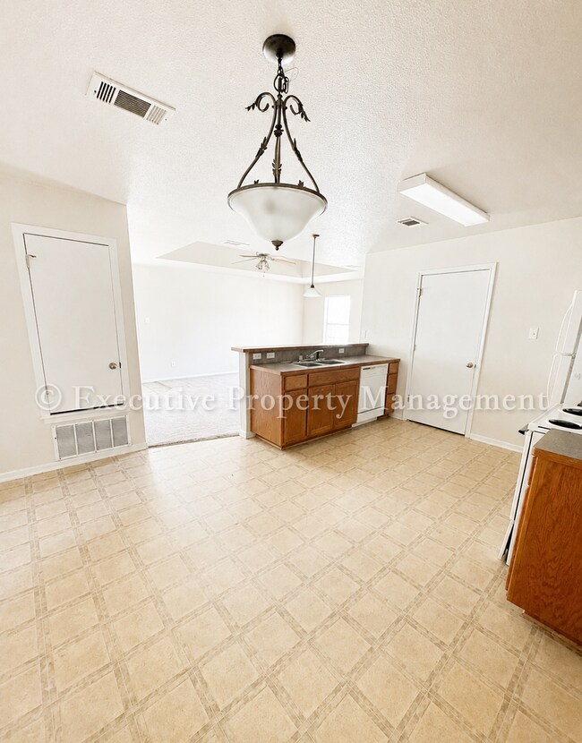 Building Photo - 208 Janelle Dr