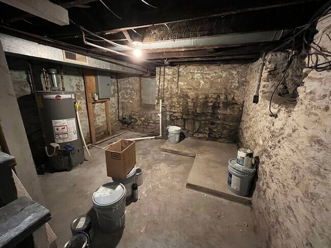 Building Photo - 88 Hawkes Ave