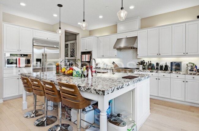 Building Photo - 6705 Elegante Wy