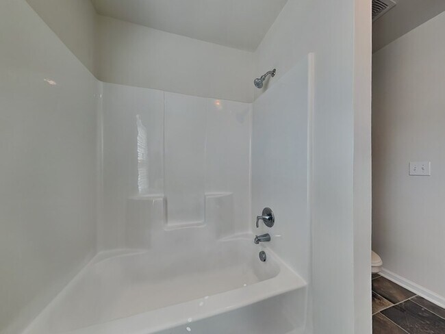 Building Photo - Coming Soon! Burnside Farms! Near USC, For...
