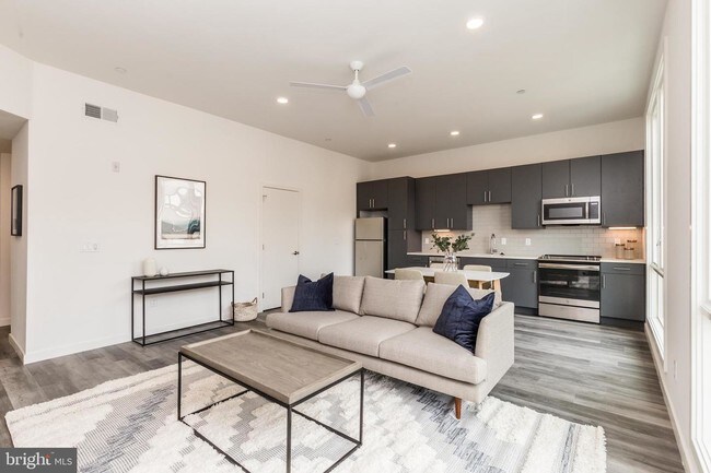 Building Photo - 2559 Amber St