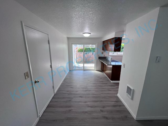 Building Photo - Charming 3-Bed, 2-Bath Retreat in Portland...