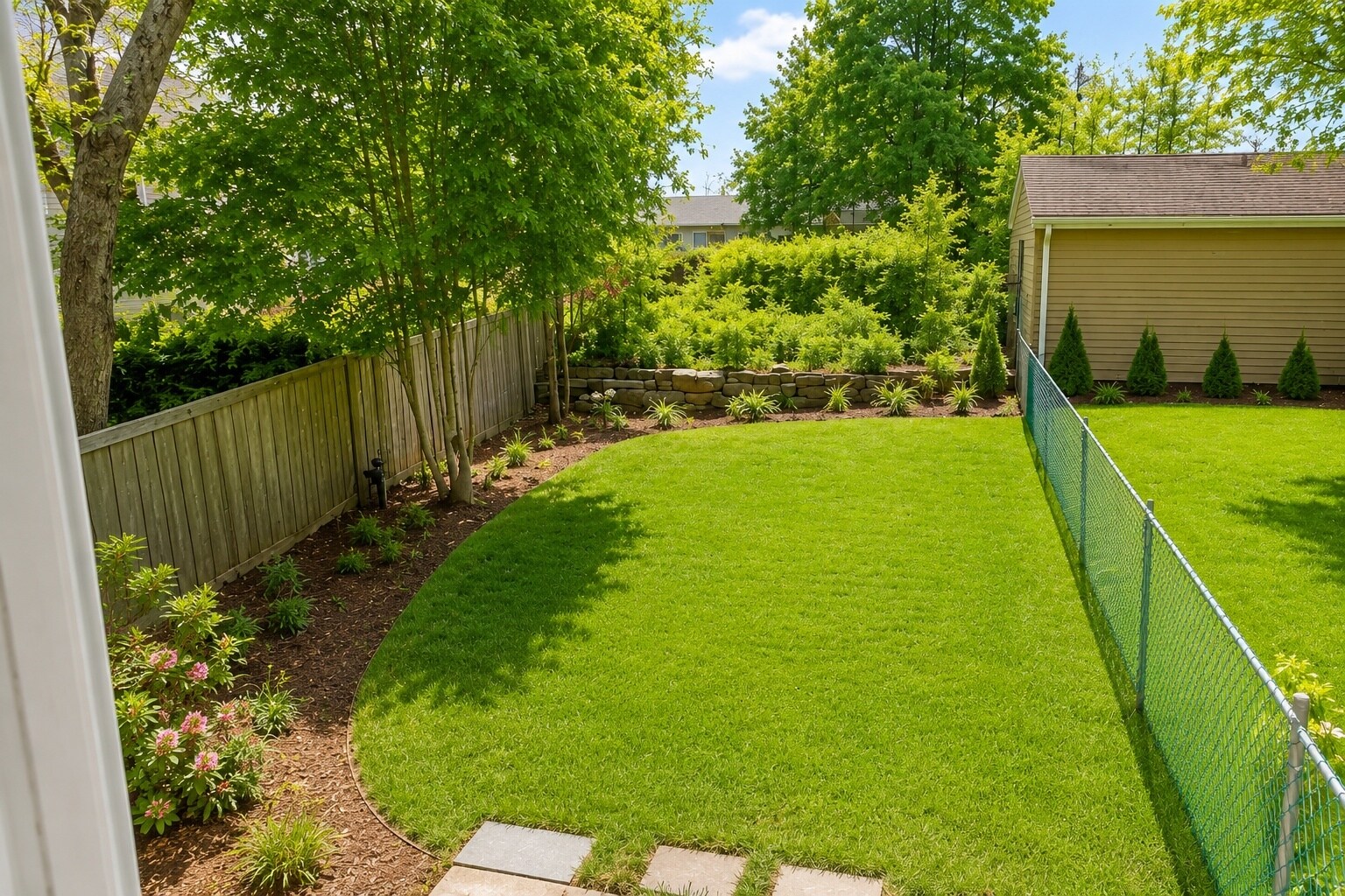 BACKYARD - 732 S 15th St