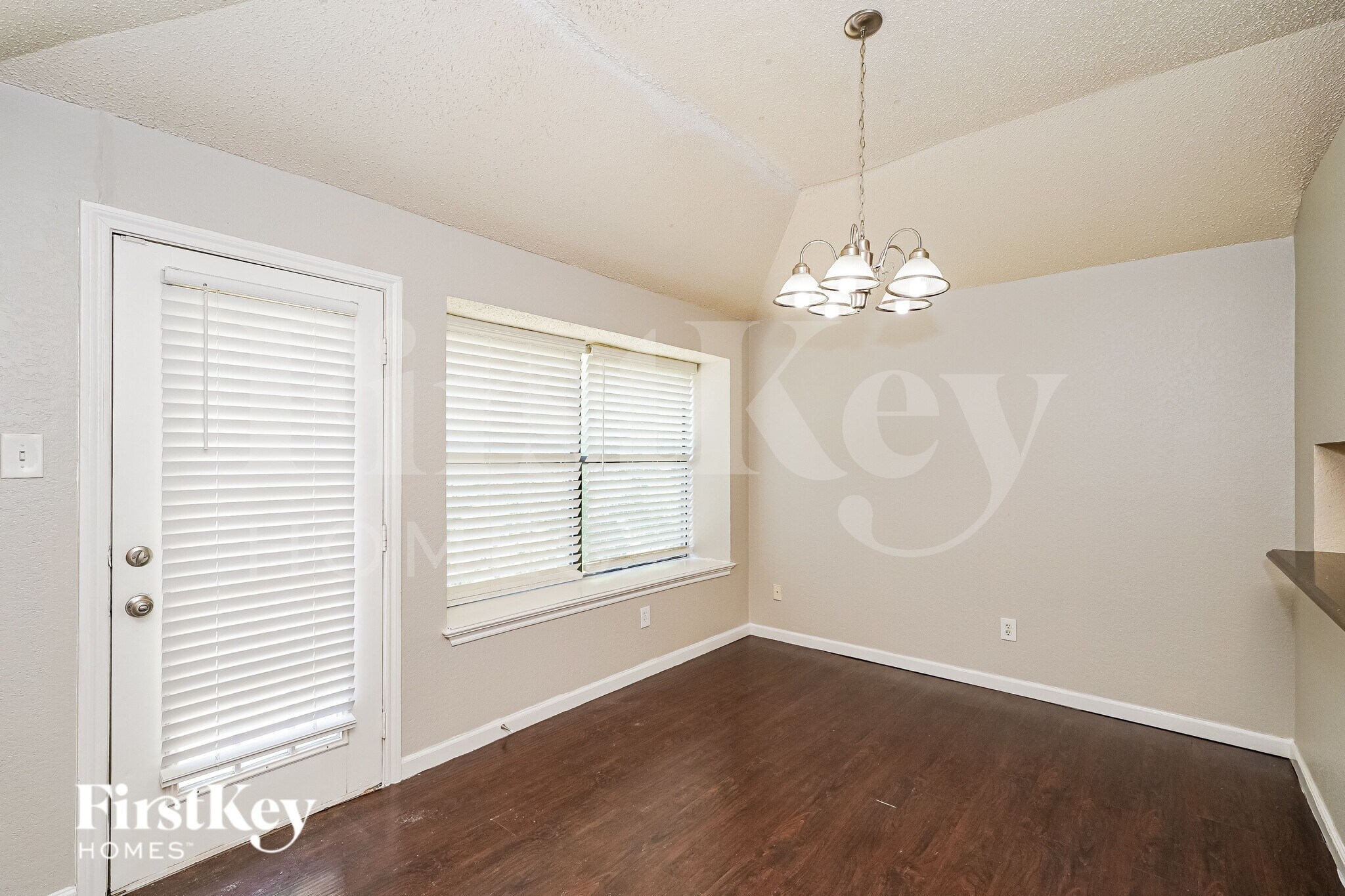 Building Photo - 6476 Sudbury Way