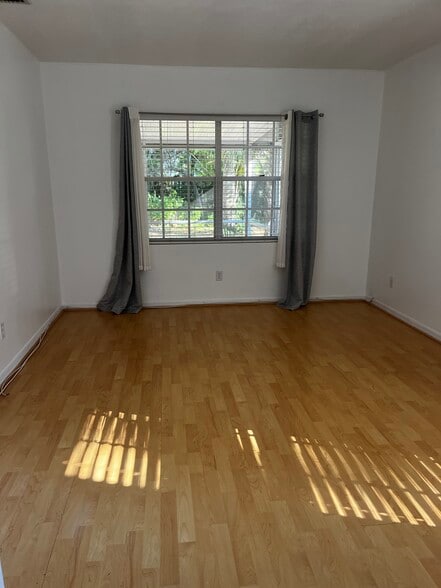 Building Photo - 1966 Sixty Oaks Ln