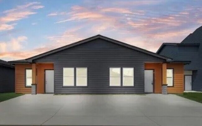 Building Photo - 4984 Alexa Rd