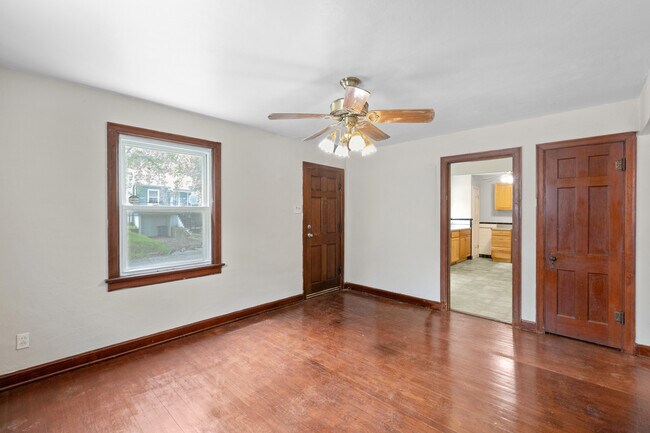 Building Photo - 7007 Paisley Dr