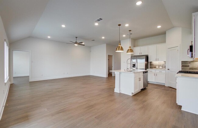 Building Photo - 8627 Pier Cove Dr