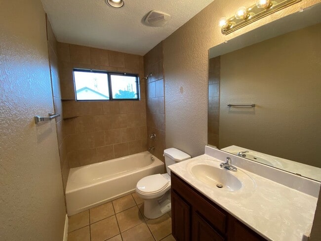 Building Photo - 11447 Creek Eagle