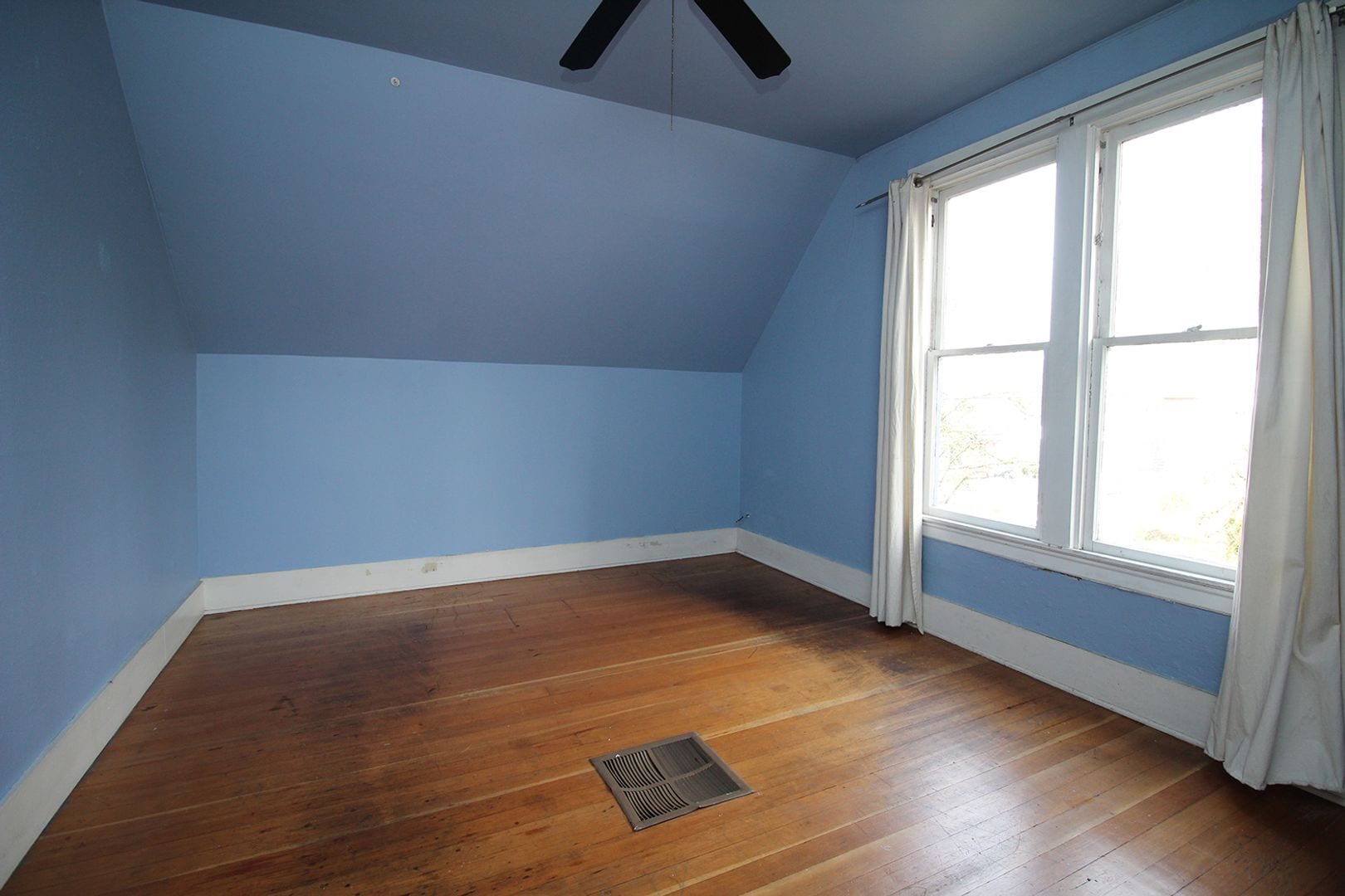 Building Photo - 5112 SE Hawthorne Blvd