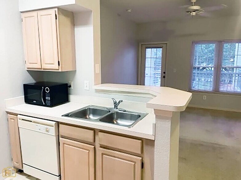 Building Photo - 23500 Walden Center Dr