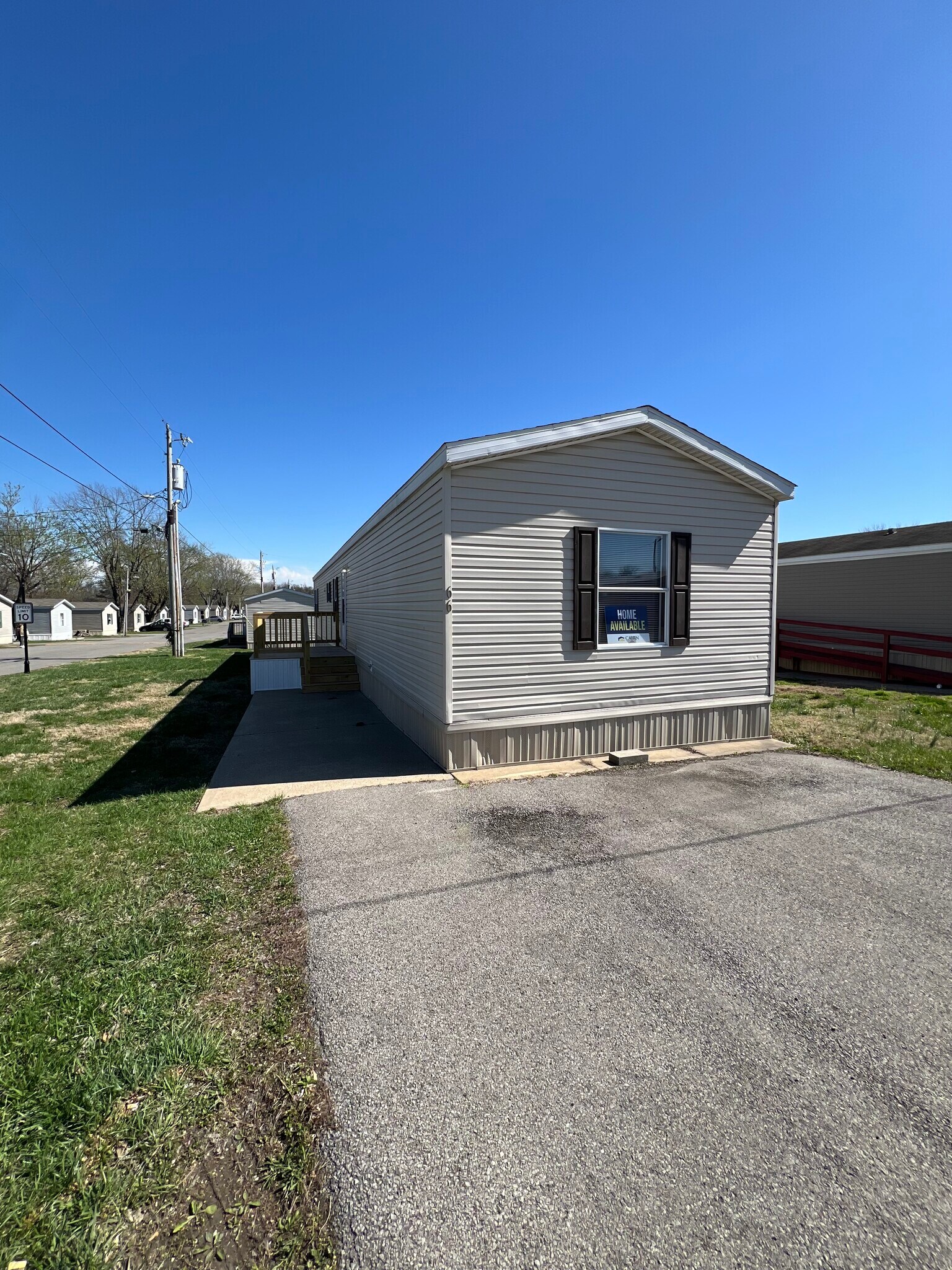 Building Photo - 66 Peach St