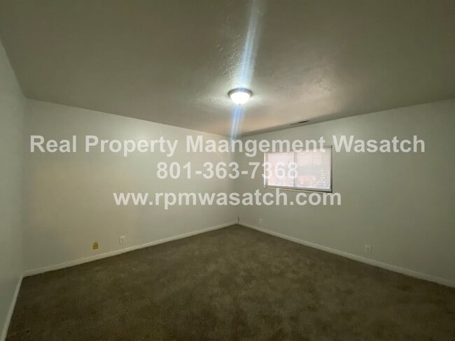 Building Photo - Check out This 3 Bedroom 1.5 bathroom Dupl...