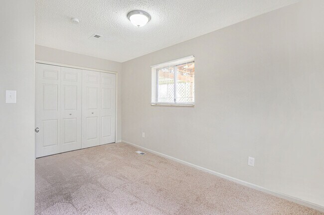 Building Photo - 4299 N Belsay Rd