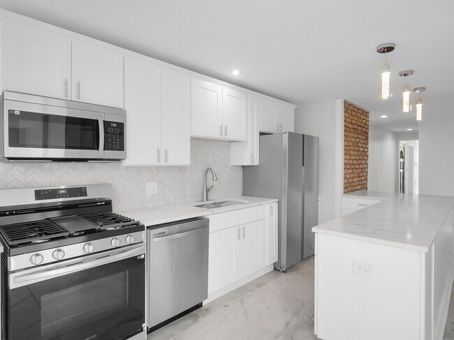 Building Photo - 5132 S Drexel Ave