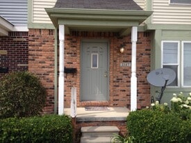Building Photo - 1147 Woodward Hts