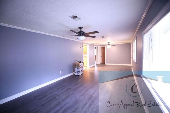 Building Photo - Recently renovated 3 bed, 1 bath house - includes workshop (electricity & bath), storage shed & f...