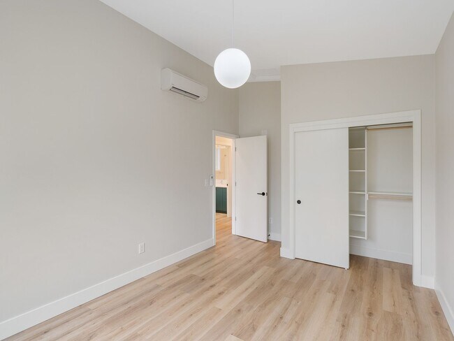 Building Photo - 3bed/2.5 Bath Duplex Unit New Construction in Woodstock Neighborhood