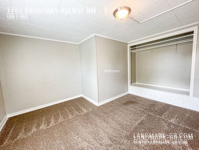 Building Photo - 1253 Broadway Ave NW