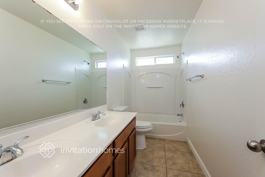 Building Photo - 11635 W Longley Ln